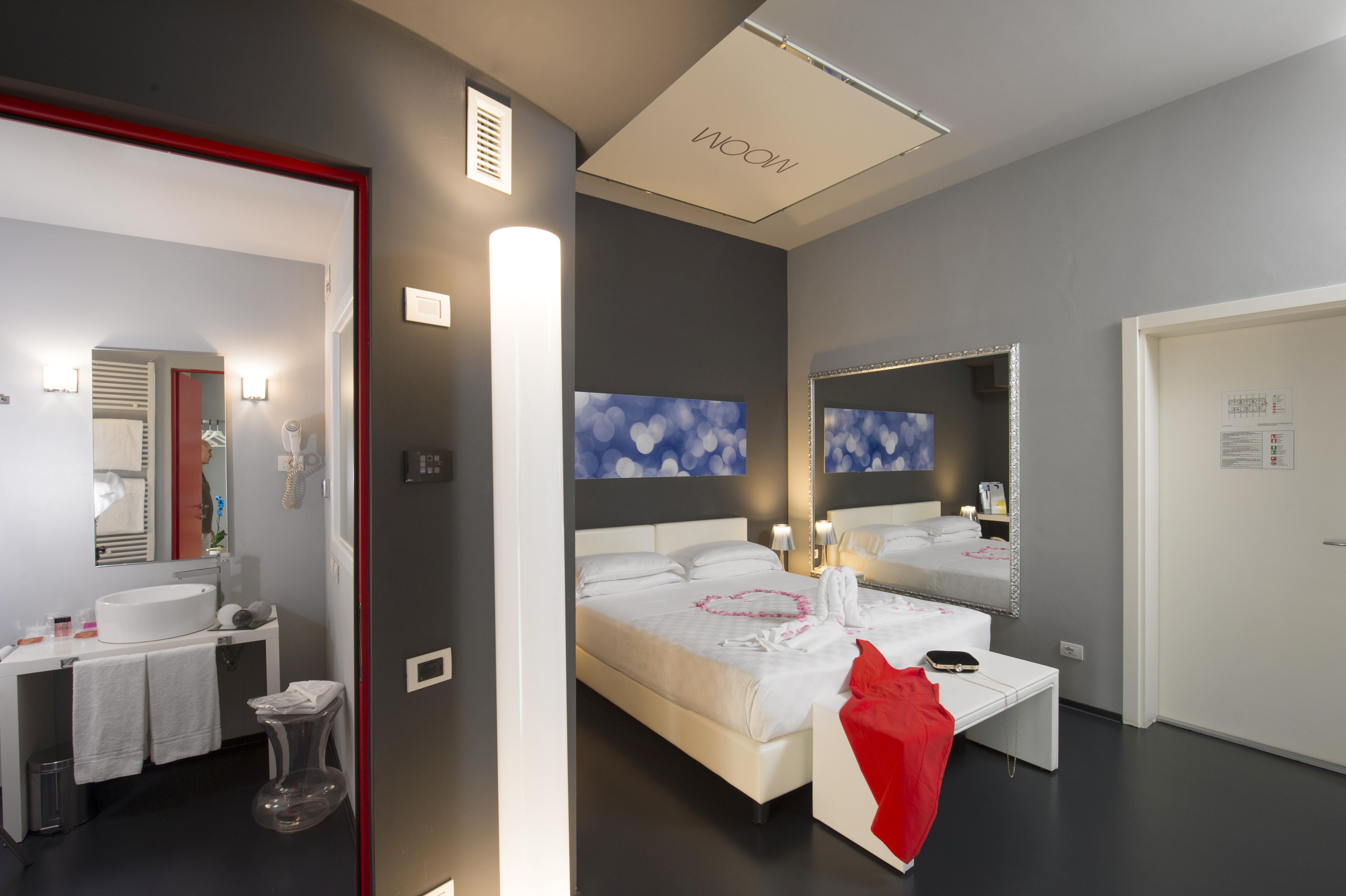 Mo.Om Hotel Olgiate Olona Esterno foto
