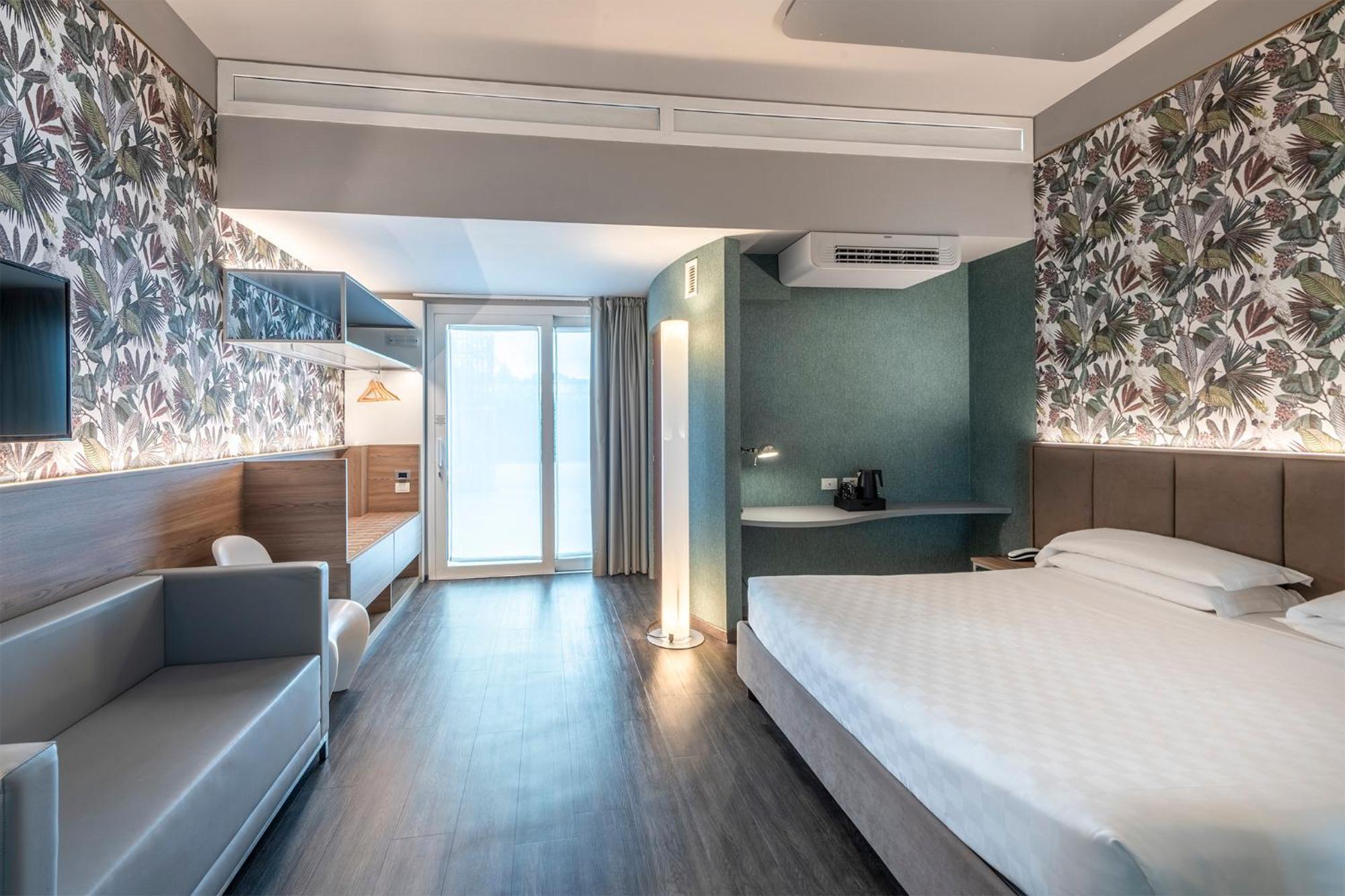 Mo.Om Hotel Olgiate Olona Esterno foto